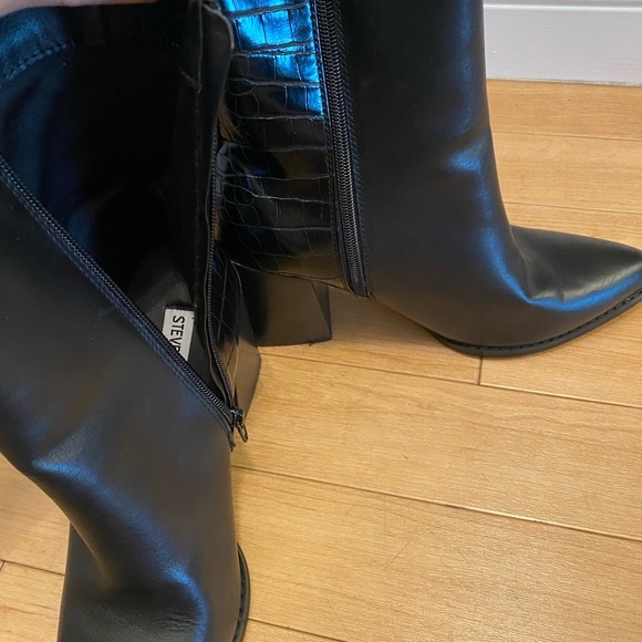 Black Steve Madden booties size 9 - Picture 6 of 8
